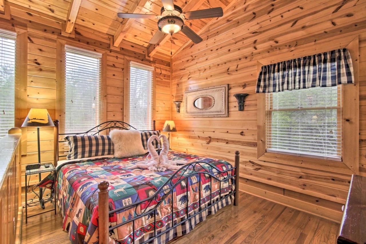 Cabin With Hot Tub About 2 Mi To Island In Pigeon Forge! Exterior foto
